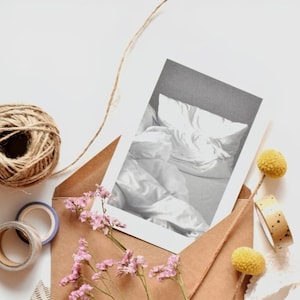 carte de vœux, carte photo, carte postale, impression d'art, impression photo, lit, nature morte, noir et blanc, photo