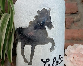 Lanterna personalizzata con un cavallo islandese a cavallo di un tölt: un pezzo unico, realizzato a mano!