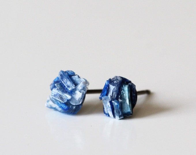 Raw Kyanite Stud Earrings, Blue Kyanite Studs, Titanium Earring Studs, Minimal Earrings, Hypoallergenic Earrings