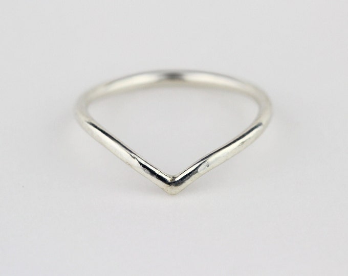 V Ring, Minimal Chevron 1,5mm Sterling Silver Ring, Ring Enhancer, V Shape 925 Silver Stacking Ring, Wishbone Ring