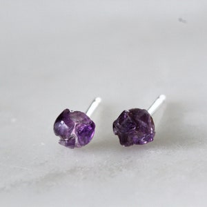 Rohe Amethyst Silber Ohrstecker, Februar Birthstone, Rohe Amethyst Ohrstecker, Rohkristall Ohrringe Geschenk