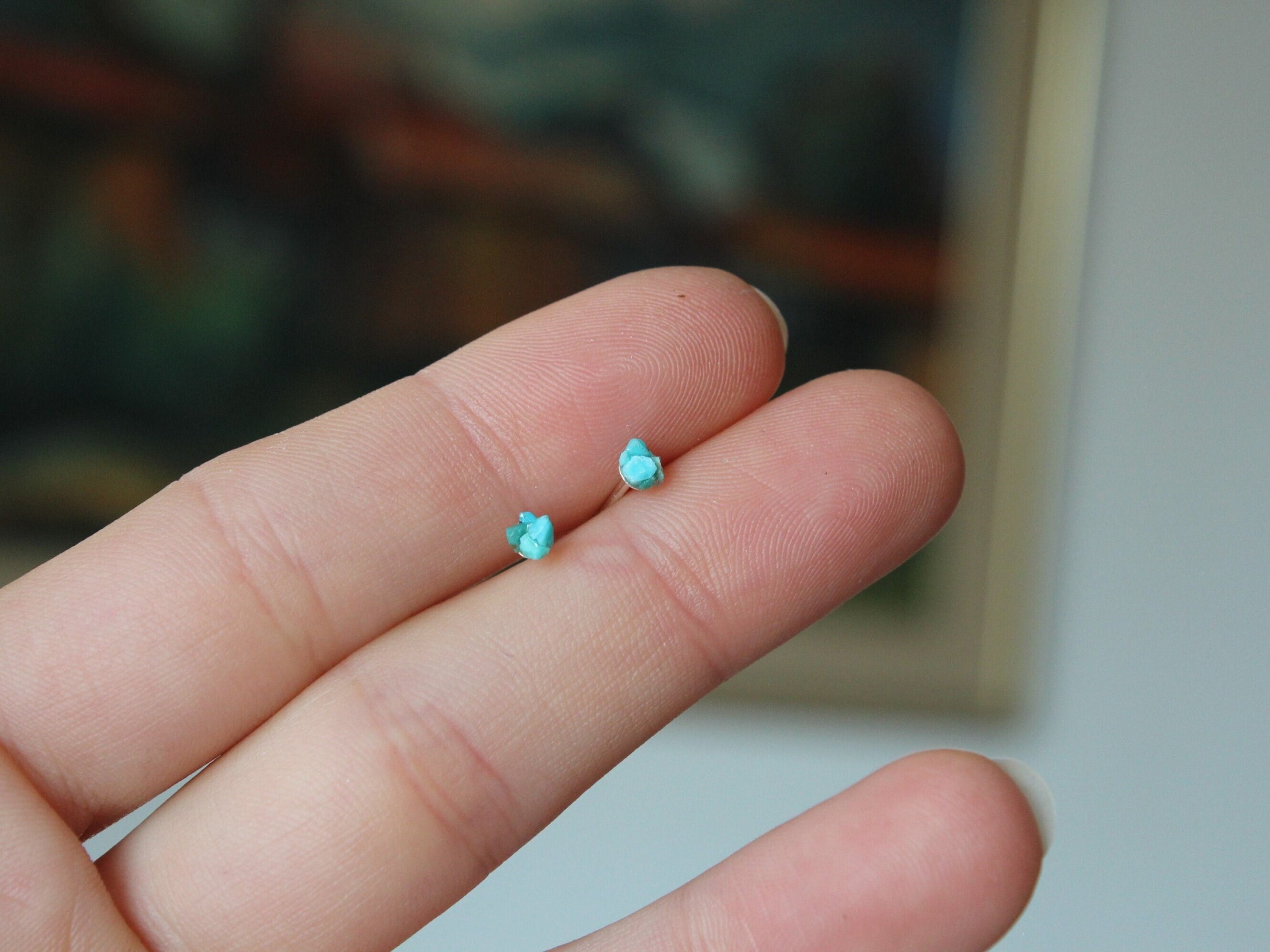 Puces d'oreilles turquoises brutes d'Arizona : argent sterling, délicat 3 mm