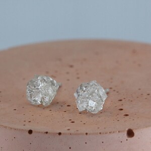 Herkimer diamanten oorknopjes - ruw kristal, sterlingzilver