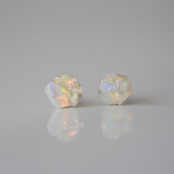 Opaal Studs, rauwe Australische opaal zilveren Stud Oorbellen, natuurlijke ruwe opaal Stud Oorbellen, echte Australische Opal oorbellen