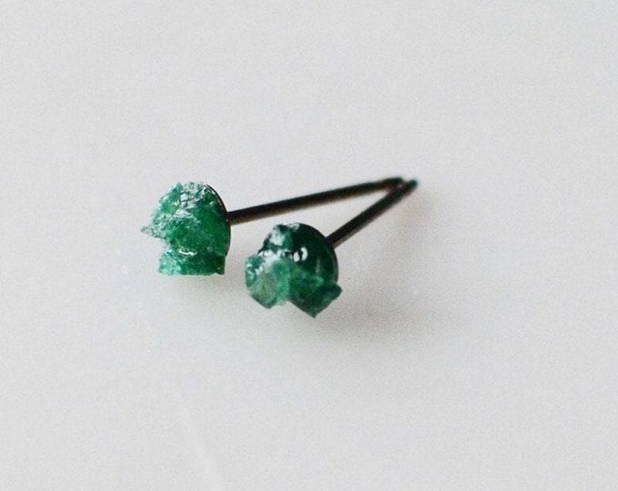 Dark Green Aventurine Titanium Stud Earrings: Hypoallergenic Forest Jewelry