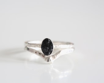 Schwarzer Turmalin Ring, Roher Schwarzer Turmalin Ring, Sterling Silber Stapelring, Schutzring