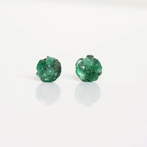 Raw Emerald Titanium Stud Earrings (6mm, May Birthstone)