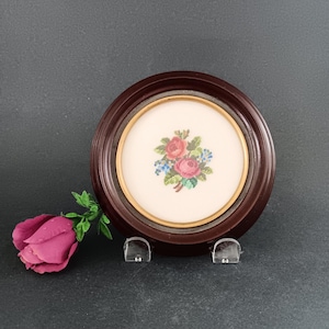 Déco murale vintage rose brodée à l&#39;aiguille - Fleurs cottage core