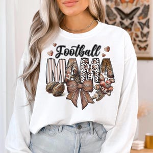 Fotbollsmamma png, fotboll png, fotbollsmamma png, matchdag, fotbollssäsong png, höstfotboll png, kokett fotboll png, digital nedladdning bild 3