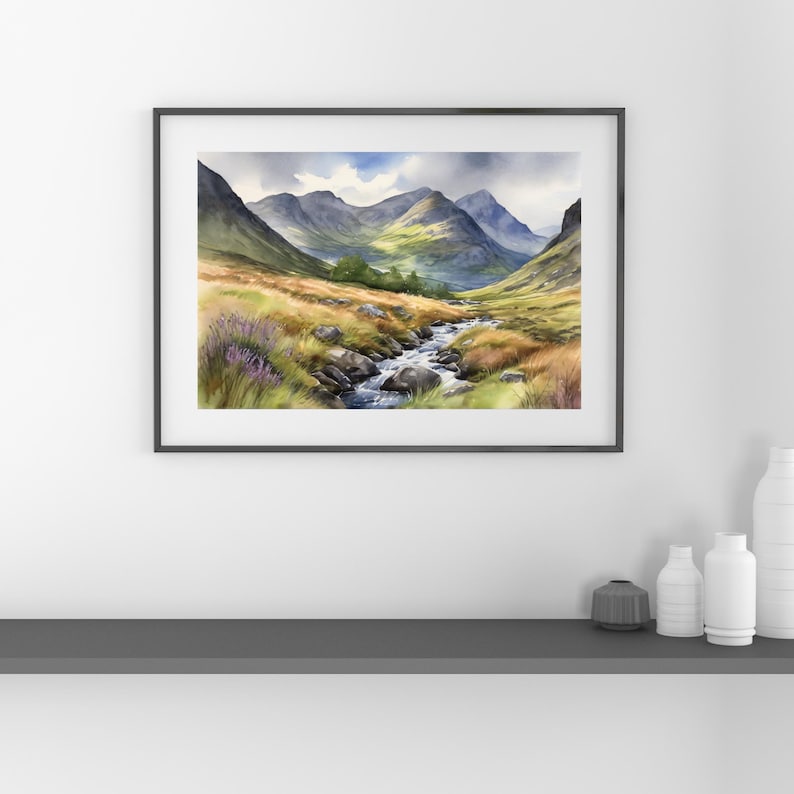 Puede incluir: Una pintura de acuarela de un valle de monta&ntilde;a con un arroyo que lo atraviesa. Las monta&ntilde;as son verdes y el cielo es azul con nubes blancas. El arroyo est&aacute; rodeado de hierba verde y rocas.
