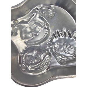 Superman & Rugrats Chuckie Tommy Angelica Cake Pan Vintage 1997 Alum. Baking Pan image 3