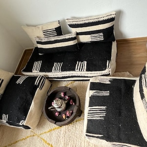 Auténtico juego de cojines de suelo marroquíes (SOLO FUNDAS) – Sofá de suelo de lana Beni Ourain tejido a mano – Asientos bohemios en blanco y negro – Bereber hecho a mano