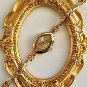 Dainty Vintage Style Women's Gold Watch