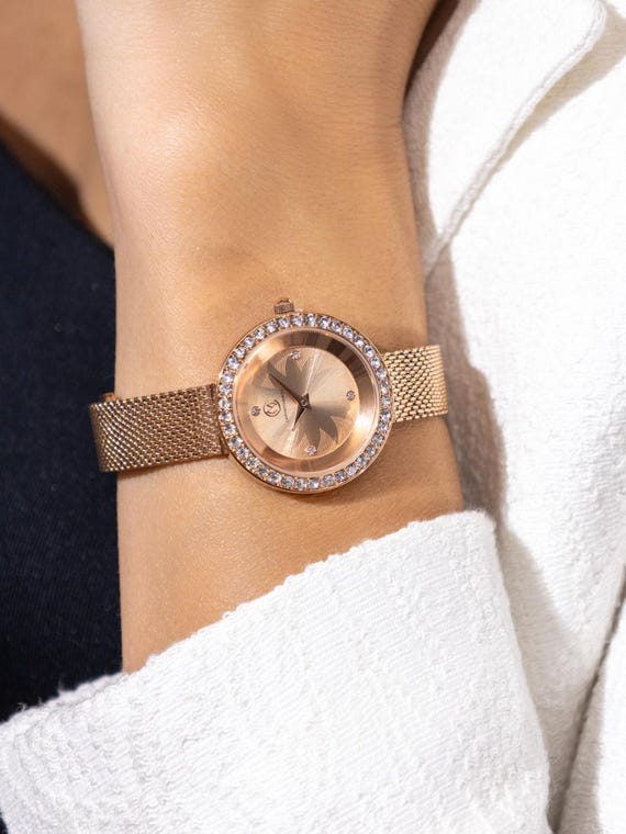 Golden Whisper Rose Gold Mesh Watch – Elegant Round Dial  display picture 2