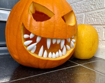 Spiked Halloween Pumpkin Teeth Decoration | Set of 24x | Pumpkin Carving | Creative Scary Jack o-Lantern