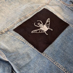Patch linogravure fait main - Scarabée