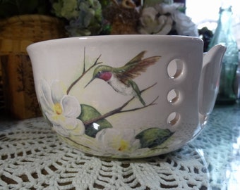 Hummingbirds & Magnolia! Large Ceramic Yarn Bowl / Yarn Holder