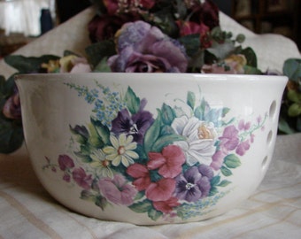 Pansies, Sweet Peas, Roses & Daiseys! Large Ceramic Yarn Bowl / Yarn Holder