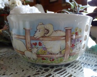 White Faced Sheep! Large Ceramic Yarn Bowl / Yarn Holder