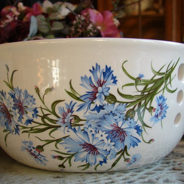 Delicately Blue Bachelor's Buttons or Cornflowers! Large Ceramic Yarn Bowl / Yarn Holder