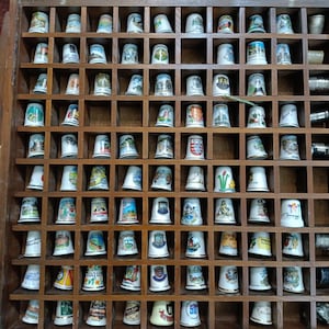 Vintage lot 3 sewing thimbles England thimble China ceramic porcelain   (ark)