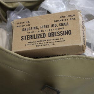 Vintage Judaica Israel kibbutz military first aid kit shelter bag (mis1)