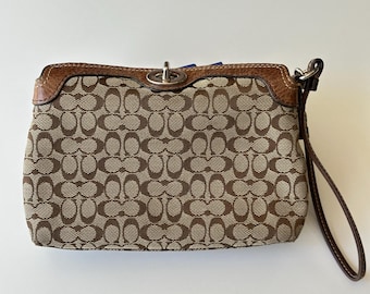 Cartera de mano vintage Y2K Coach Signature Mini Brown Signature Monogram Turnlock