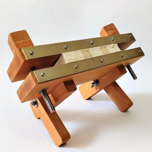 Presse à relier avec bords en laiton : presse à coller en bois de hêtre réglable