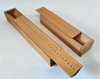 32 cm lange Buchbinderwiege aus gestocktem Buchenholz.