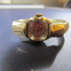 Clinton 21 Jewels Ladies Vintage Wind Up Watch 10k Gold Filled