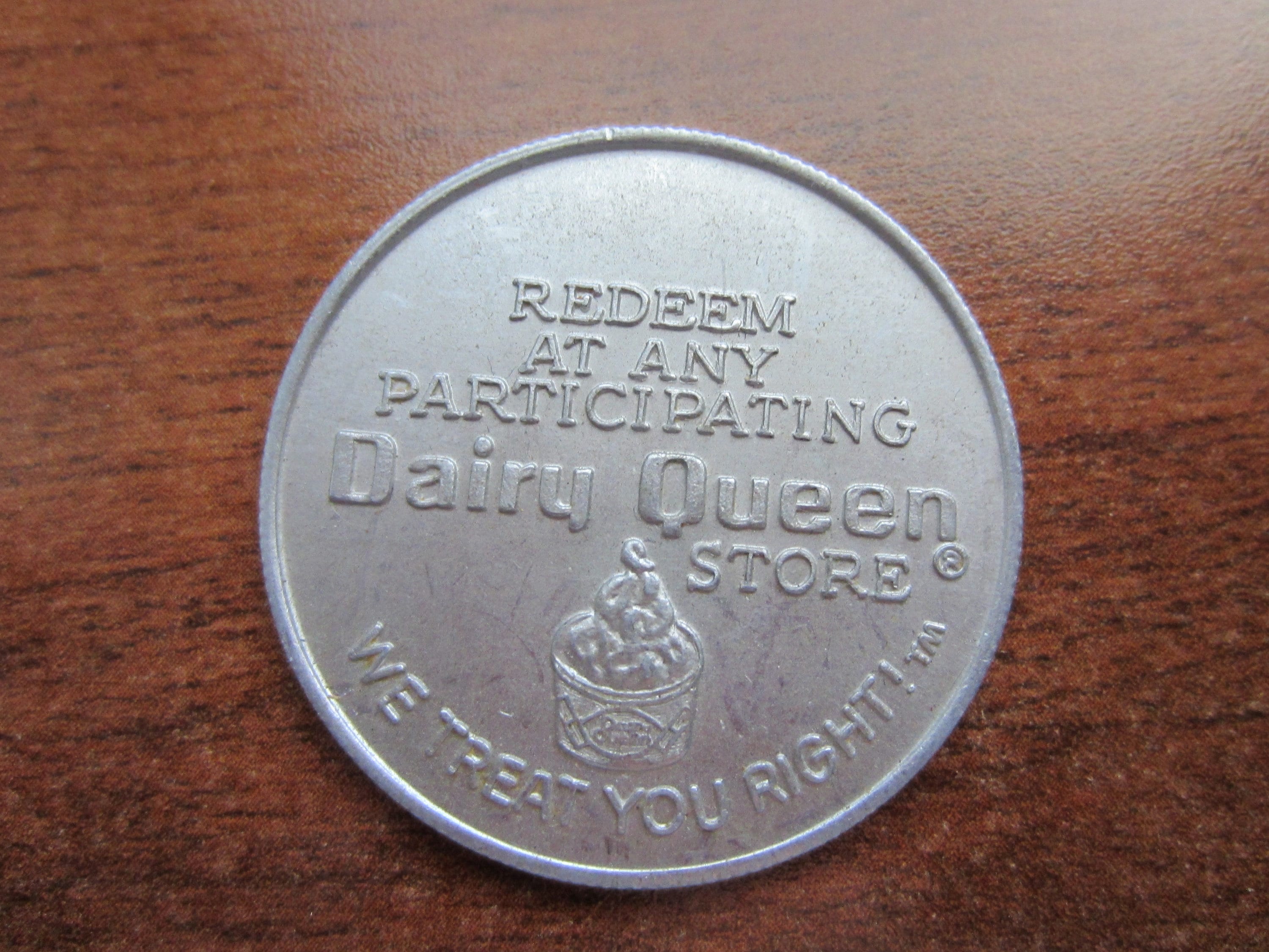DAIRY QUEEN Token/coin - Free Sundae or 40 Cents off Any Desert