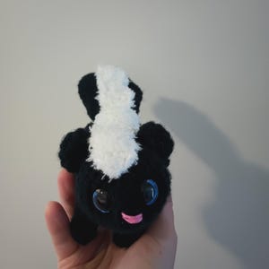 Crochet Sassy Skunk