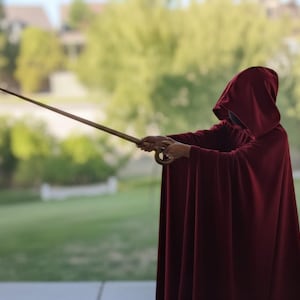 Elegant Needle Rapier Prop – 3D Printed Gold & Silver Replica for Cosplay Events, Expo Display and Collector Gift
