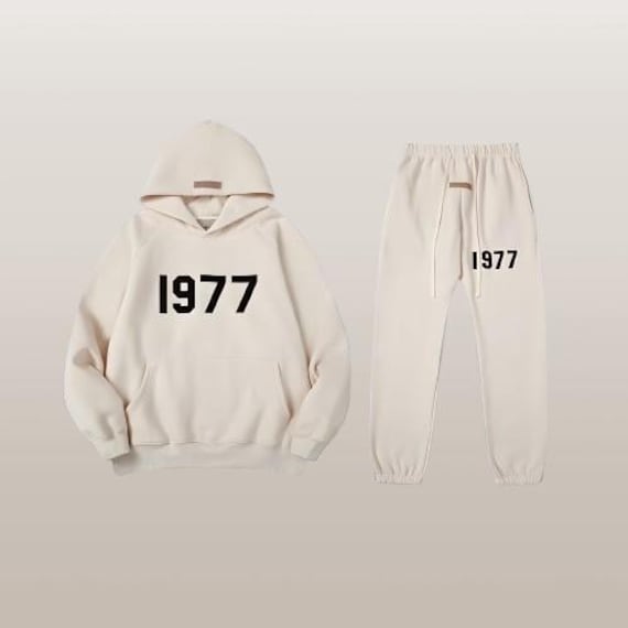 パンツ Fear Of God Essentials 1977 NWT Fear of God Essentials 1977 Relaxed Straight Leg Fit