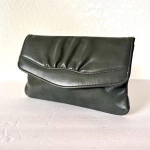 1980’s Gray Faux Leather Vintage Clutch