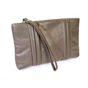 1980’s Camel Brown Vintage Purse by Works Fashion Right Accessories - Clutch or Handbag - Made in Taiwan