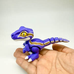 Articulated Raptor Dinosaur Fidget Toy, 3D Printed Posable Velociraptor, Cute Desk Buddy, Gift for Kids and Dino Lovers