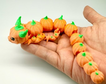 Articulated Pumpkin Dragon Fidget Toy, 3D Printed Halloween Decor, Spooky Jack-o'-lantern Desk Buddy, Flexible Stress Relief Creature