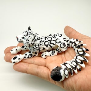 Flexible 3D Printed Leopard |Articulated Big Cat Fidget Toy | Eco-Friendly PLA Desk Decor| Unique Animal Lover Gift | Stress Relief Figurine