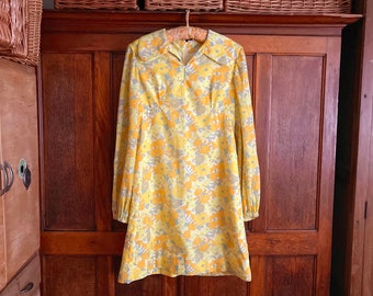 1970s Bold Yellow Floral Mini Dress with blousey sleeves
