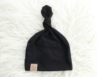 Black newborn knot beanie | newborn beanie | newborn hat | infant beanie | baby's firt hat | newborn gift | new baby essentials | 0-3 month