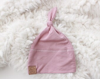 Mauve baby girl knot beanie | newborn beanie | newborn hat | infant beanie | baby's firt hat | newborn gift | pink baby hat | dusty rose