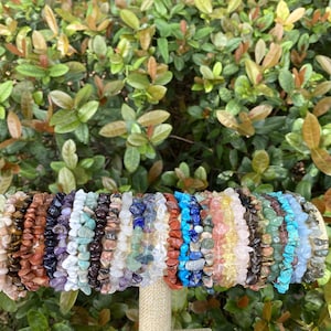 Pulsera de cristal natural con cuentas de piedras preciosas en bruto, elástica, para uso diario, regalo para mujeres y hombres.