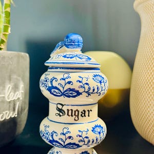 Vintage Blue Onion Sugar Jar with Lid – Hand-Painted German Ceramic Canister – Decorative Kitchen Storage
