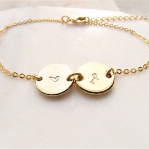 Initial Bracelet in Gold with Heart and Initial, Personalized Round Coin Disc, Adjustable Bracelets for Women Teens, Custom Engraved Gifts