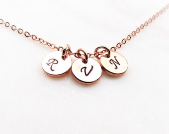 Initial Necklace for Mom or Grandma, Rose Gold Personalized Family Jewelry, Round Coin Disc Charm, Custom Gifts for Mothers Grandmother