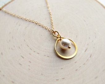 Pearl Infinity  Necklace in Gold, 14k Gold Filled Infinity Pendant Charm, You Choose Pearl Color, Custom Personalized Gift for Bridesmaids