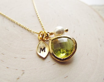 Peridot Necklace Gold, August Birthstone Necklace, Leaf Initial, Jewel Pearl, Gold Birthstone Jewelry, August Birthday Gift, Peridot Jewelry