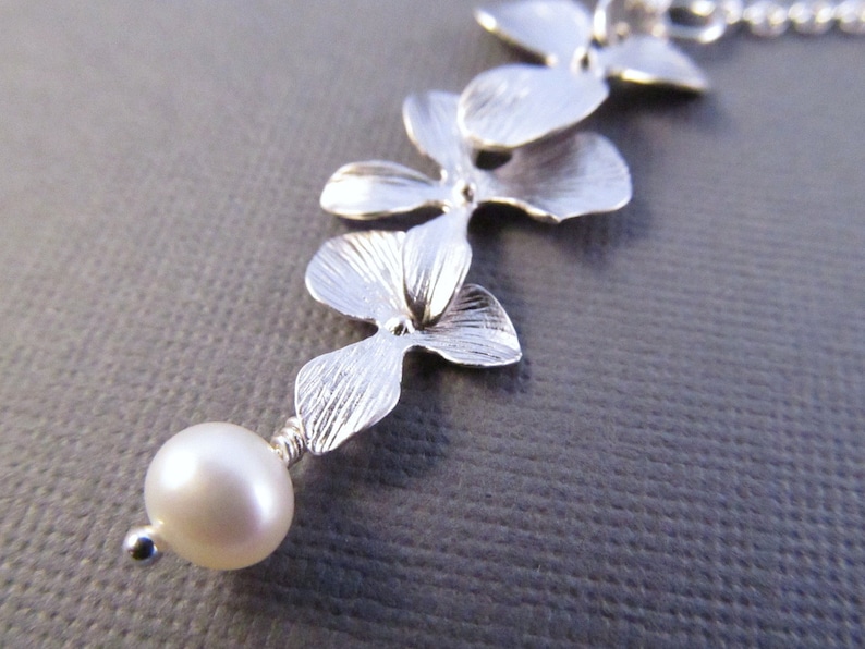 Pearl Bridesmaid Necklace Set of 4, Silver Orchid Flowers with Pearls, Bridal Party Jewelry, Wedding Jewelry, Lariat Style Necklace image 3