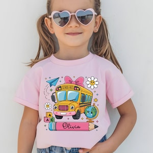 パーソナライズされた新学期シャツ：カスタムネーム入りコットンTシャツ